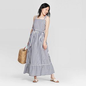 Navy and white square neck grazing maxi dr